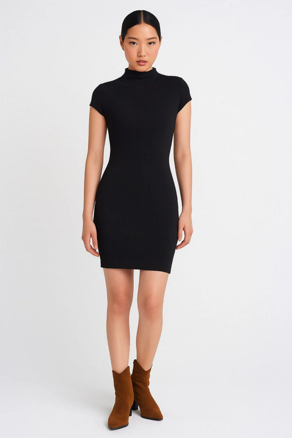 Noir Form Fitted Knit Dress – Black